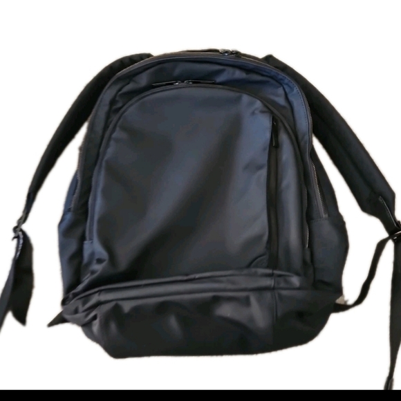 Away Handbags - AWAY The Backpack Black Travel Carry-On Luggage 25.5L  Expandable Nylon TSA Bag